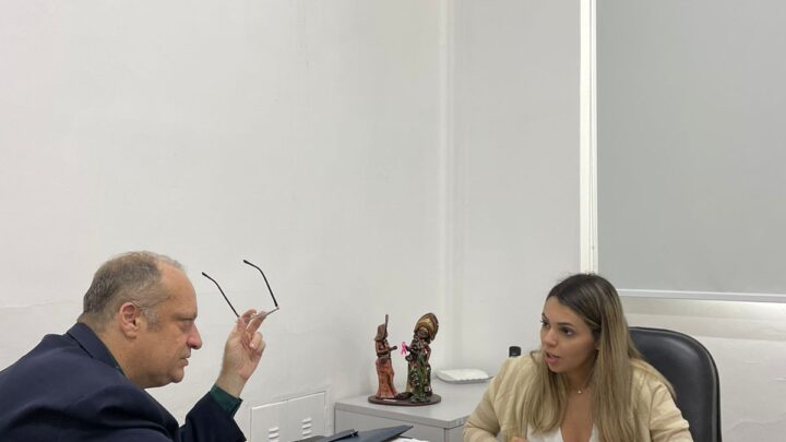 Jorge Quintino destaca pautas em reunião com a Secretária de Saúde de Caruaru