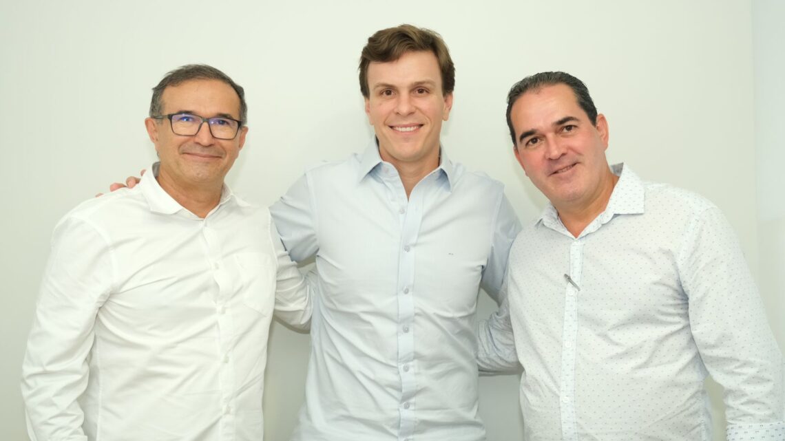 Miguel Coelho oficializa apoio aos pré-candidatos Dilson Oliveira e Douglas Cintra, neste sábado (28) em Caruaru