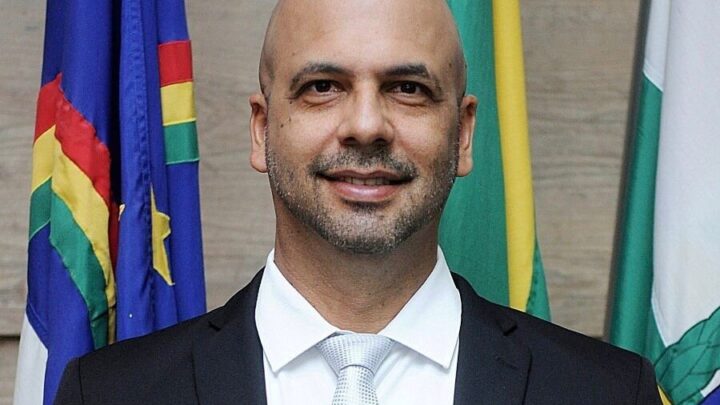 Anderson Correia comemora aprovação do PL que institui o programa “Banco de Ração e Utensílios para Animais” de Caruaru