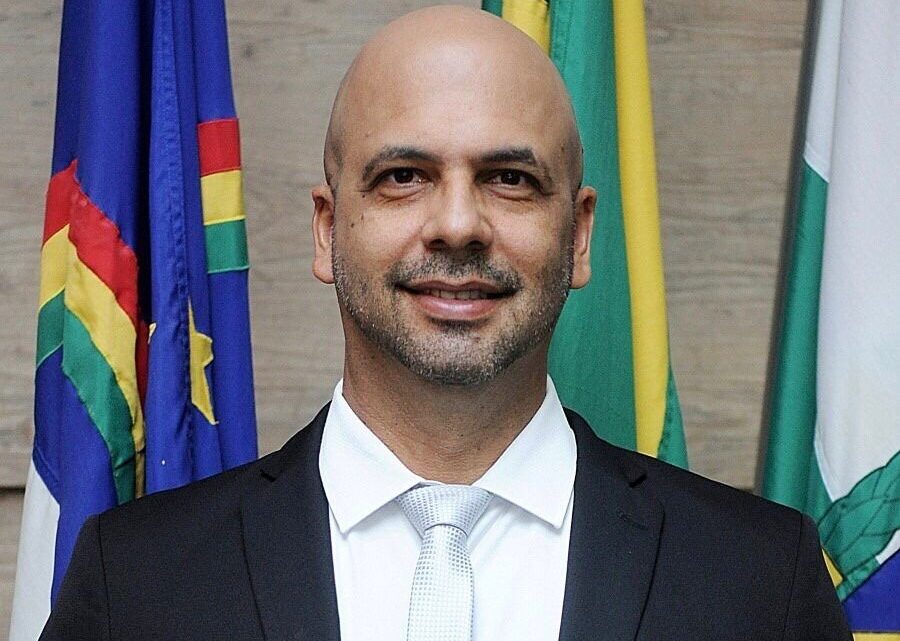 Anderson Correia comemora aprovação do PL que institui o programa “Banco de Ração e Utensílios para Animais” de Caruaru