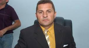 Vereador Carlinhos da Ceaca solicita melhorias para os bairros Petrópolis e Novo Mundo