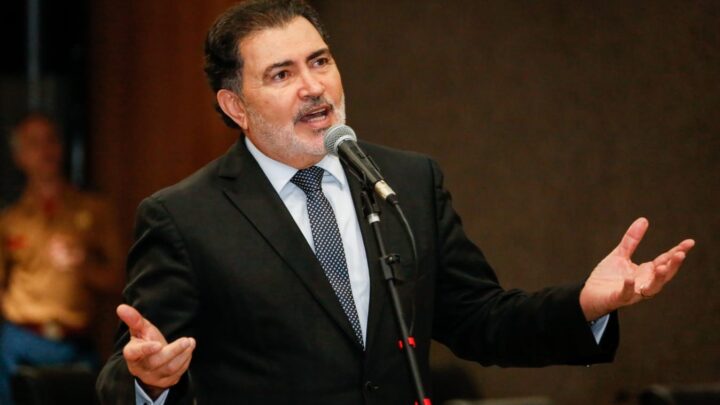 Tony Gel pede implantação de uma Delegacia de Crimes contra Crianças e Adolescentes em Caruaru