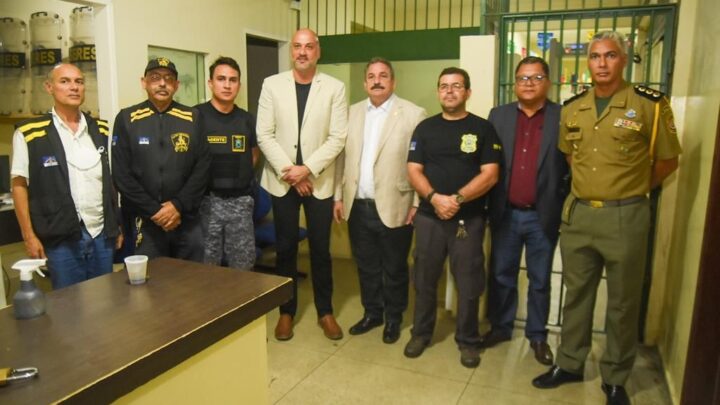 Intensificando agenda de segurança, Eriberto Medeiros faz visita institucional à Penitenciária de Caruaru