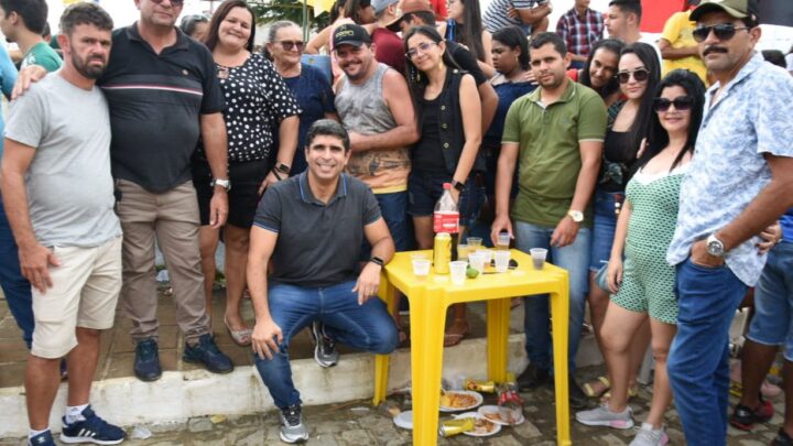 Lessa prestigia evento em Riacho das Almas
