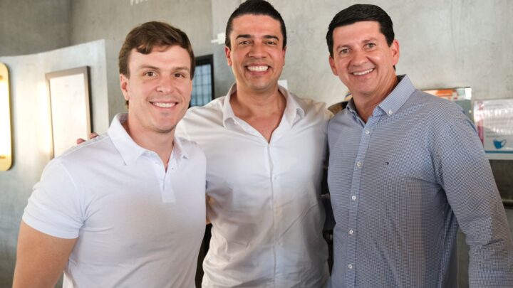 A convite de Miguel Coelho e Simão Durando, prefeito de Caruaru acompanha São João de Petrolina