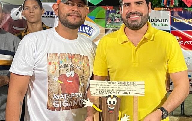Tonynho Rodrigues é homenageado na festa da Mata Fome Gigante em Caruaru