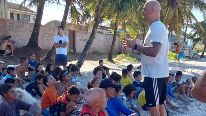 Anderson Correia palestra para crianças e adolescentes no Cabo de Santo Agostinho