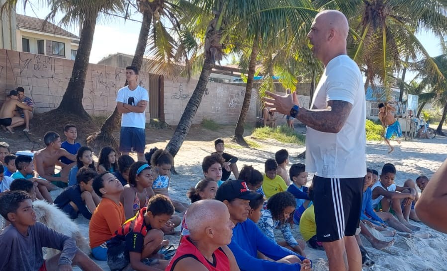 Anderson Correia palestra para crianças e adolescentes no Cabo de Santo Agostinho