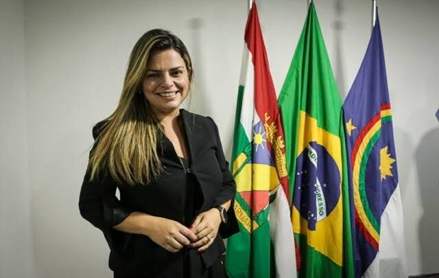 Thallyta Figuerôa é exonerada da secretaria de Desenvolvimento Rural de Caruaru