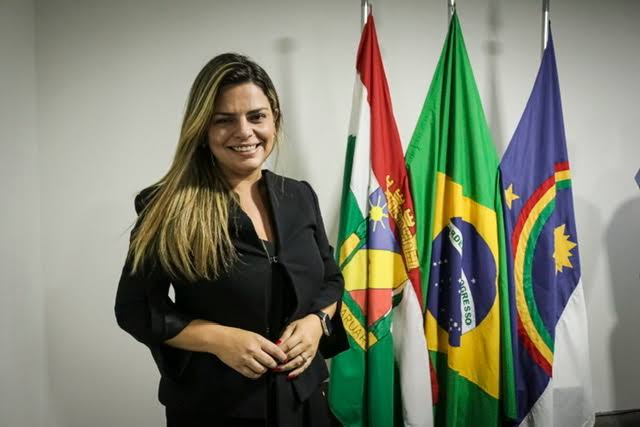 Thallyta Figuerôa é exonerada da secretaria de Desenvolvimento Rural de Caruaru