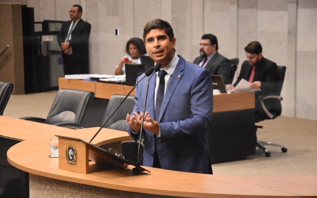 Lessa destaca força do Polo de Confecções