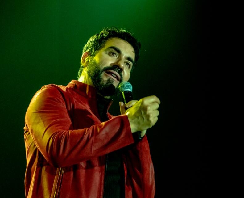 Padre Fábio de Melo faz show beneficente em prol do Seminário de Olinda Padre Fábio de Melo faz show beneficente em prol do Seminário de Olinda