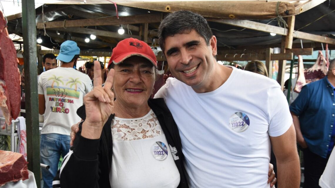 Lessa é bem recepcionado em visita à feira livre do bairro São Francisco Lessa é bem recepcionado em visita à feira livre do bairro São Francisco