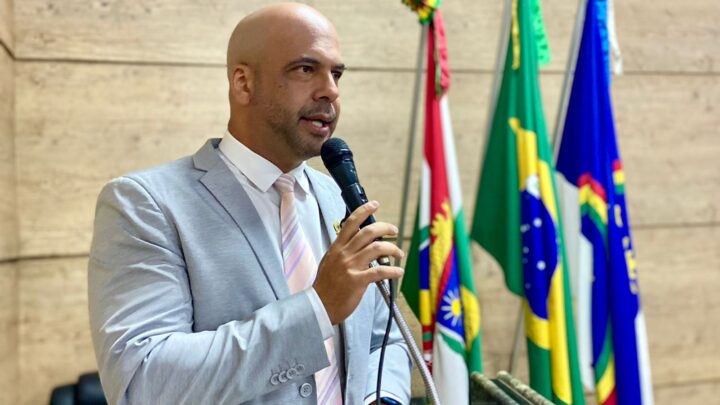 Anderson Correia destaca participação em Congresso Mundial de Direito Animal e convoca audiência pública