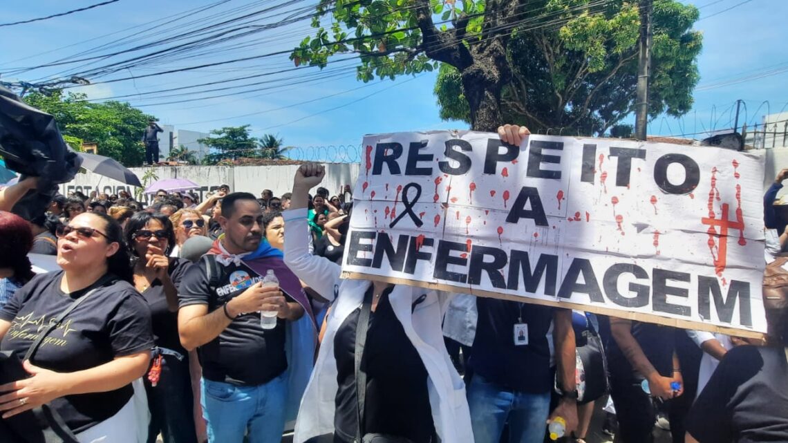 Enfermeiros realizam paralisação nacional de 24 horas nesta quarta (21) Enfermeiros realizam paralisação nacional de 24 horas nesta quarta (21)