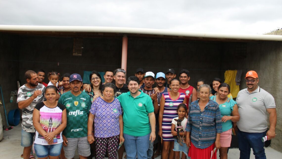 Fagner é recebido com festa na zona rural de Caruaru
