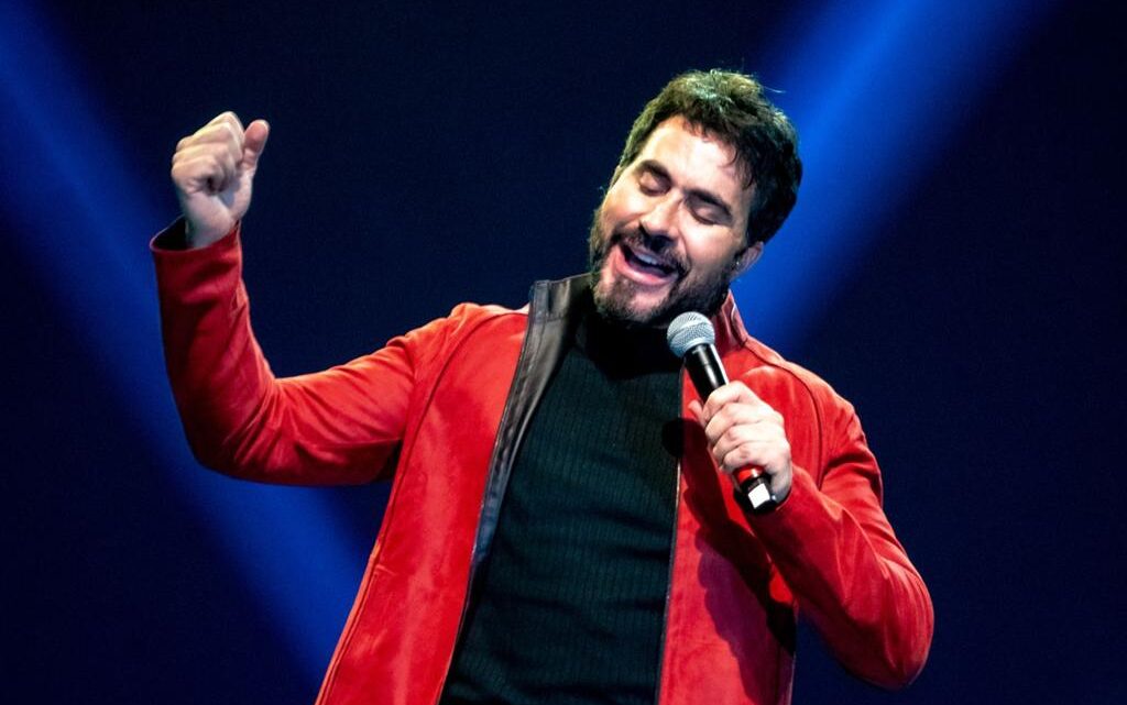 Ingressos para show beneficente de Padre Fábio de Melo estão quase esgotados