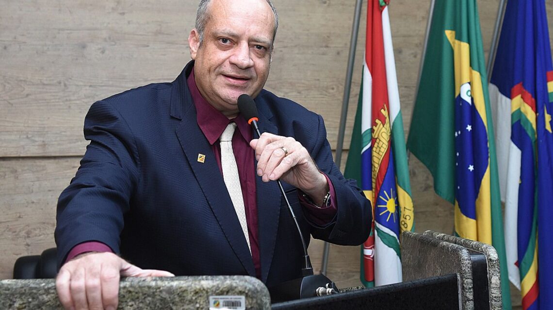 O currículo nacional precisa ensinar sobre política – Por Jorge Quintino O currículo nacional precisa ensinar sobre política – Por Jorge Quintino
