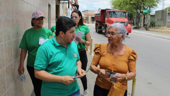 “Vamos levar nosso trabalho aonde o povo está”, disse Fagner em porta a porta