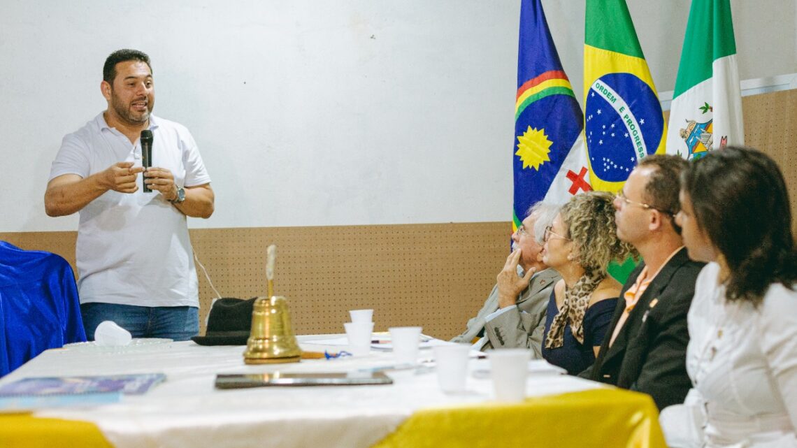 Dr. Sidney Ribeiro é sabatinado pelo Rotary Club de Bezerros