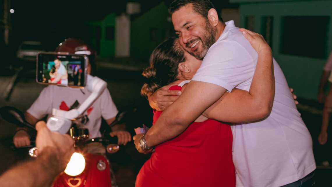 Dr Sidney Ribeiro chega aos bairros com a caravana 1274 e faz chamada para a passeata pró-Lula Dr Sidney Ribeiro chega aos bairros com a caravana 1274 e faz chamada para a passeata pró-Lula
