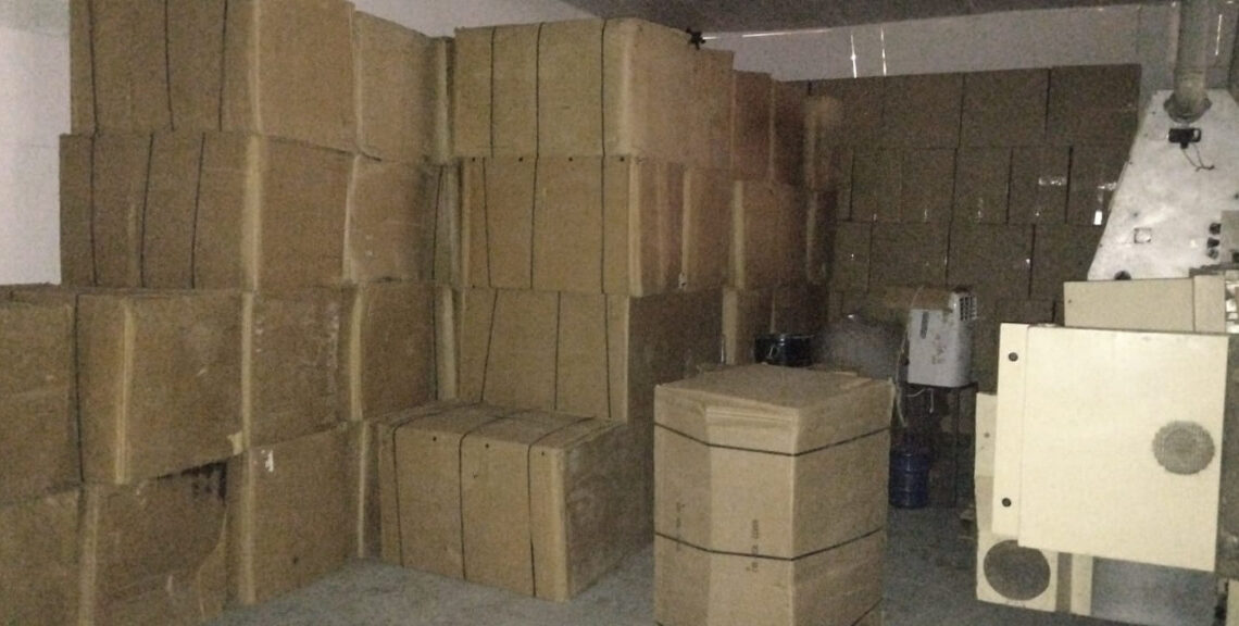 Polícia Federal investiga suposta fábrica de cigarros clandestino em Caruaru Polícia Federal investiga suposta fábrica de cigarros clandestino em Caruaru