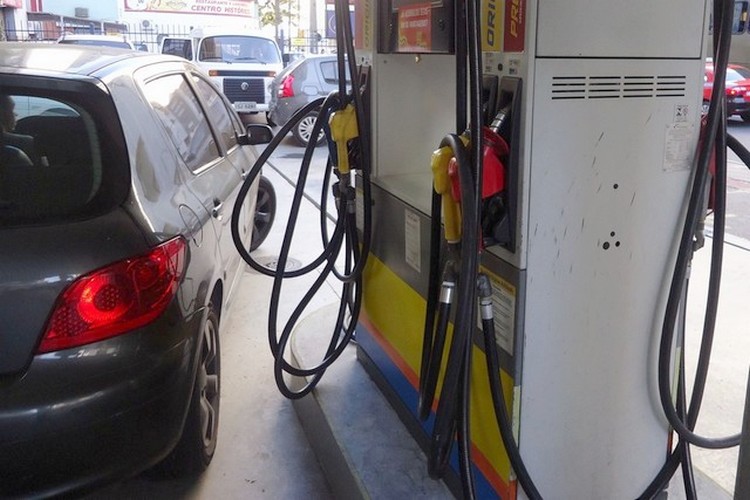 Petrobrás reduz preço da gasolina nesta sexta-feira (02) Petrobrás reduz preço da gasolina nesta sexta-feira (02)