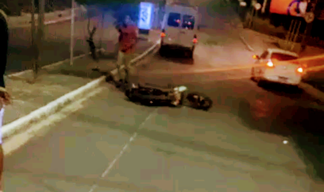 Acidente de moto com vítima fatal em Caruaru, nessa madrugada Acidente de moto com vítima fatal em Caruaru, nessa madrugada