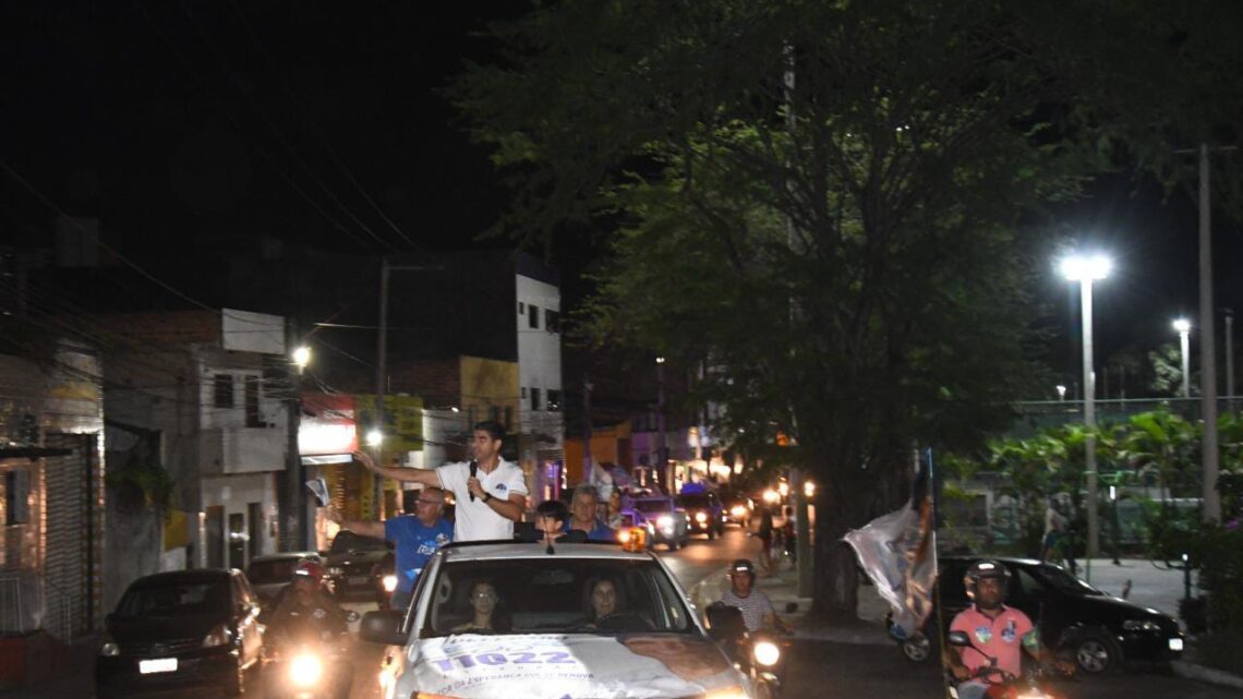Lessa une o Agreste em carreata que percorreu quatro municípios