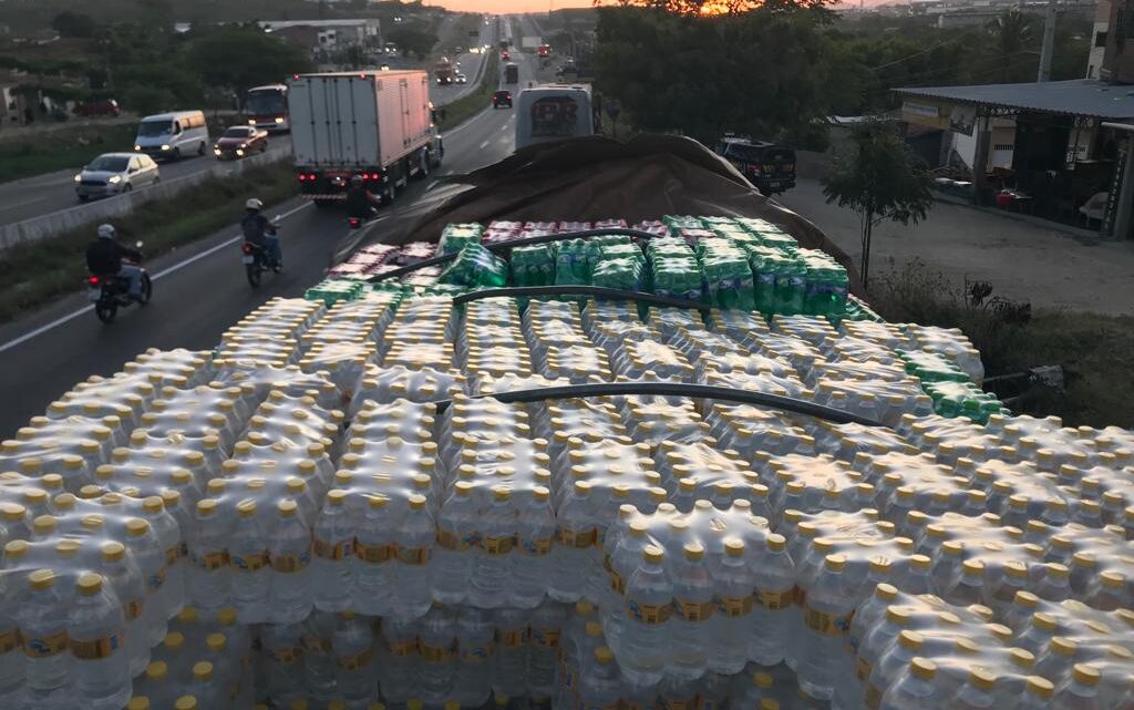 Excesso de peso e descaminho no transporte de bebidas são flagrados em Caruaru