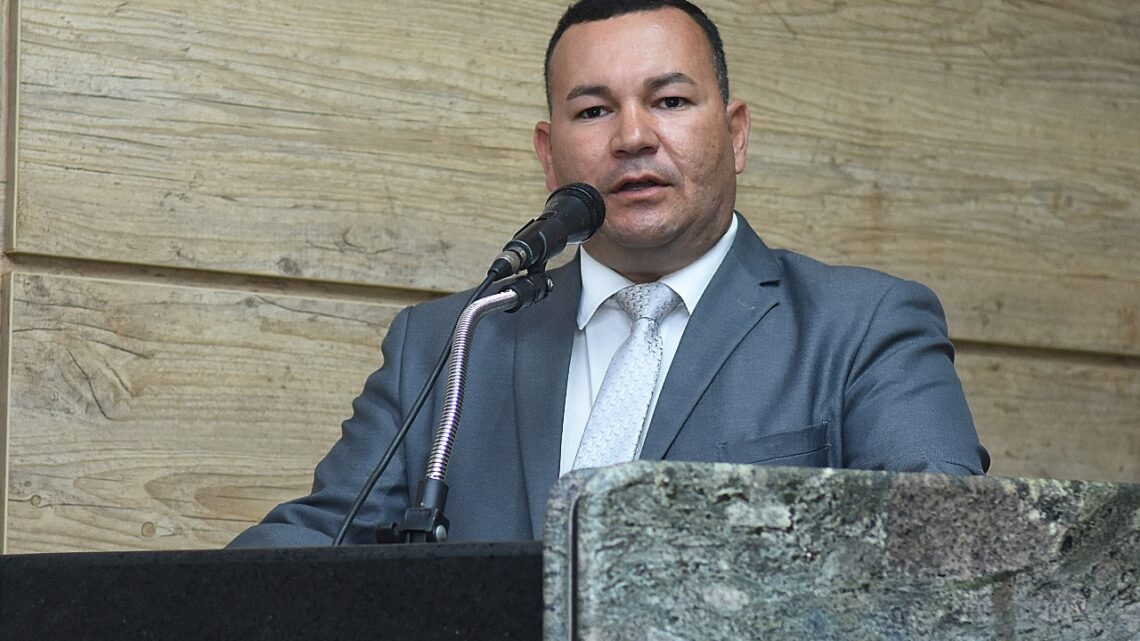 Vereador Cabo Cardoso pede que parlamentares se unam para ajudar o prefeito Rodrigo Pinheiro Vereador Cabo Cardoso pede que parlamentares se unam para ajudar o prefeito Rodrigo Pinheiro