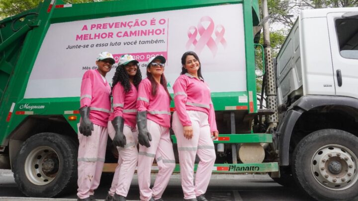 Em Caruaru, equipe de garis formada por mulheres leva mensagem de conscientização e prevenção ao Câncer de Mama