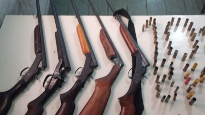 PM apreende 5 armas de fogo durante cumprimento de mandado de prisão