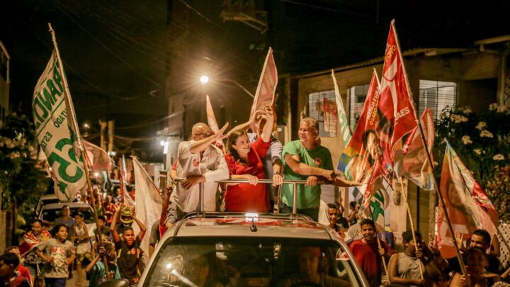 Marília Arraes participa de carreata na Zona Norte do Recife