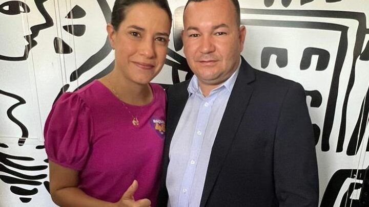 Vereador Cabo Cardoso, representante político dos militares estaduais entrega a Raquel Lyra, pedidos para a classe militar