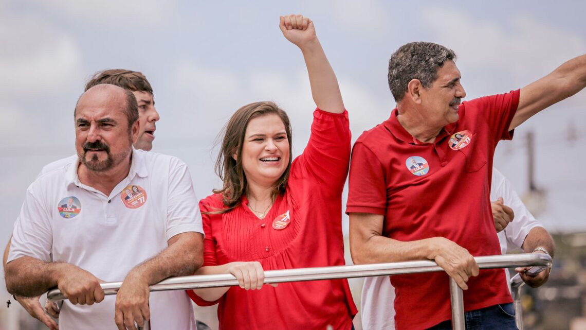 Marília Arraes participa de carreata com vereadores do Recife e João Paulo, deputado estadual