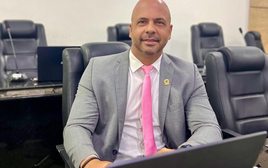 Anderson Correia volta a cobrar implantação de políticas públicas para animais de grande porte em Caruaru Anderson Correia volta a cobrar implantação de políticas públicas para animais de grande porte em Caruaru