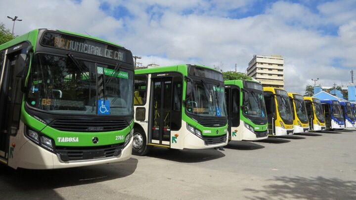 Passagens de ônibus com 50% de desconto domingo em Caruaru e gratuidade para passageiros específicos