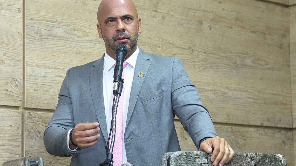 Anderson Correia segue cobrando a Compesa pelo não cumprimento do cronograma de abastecimento