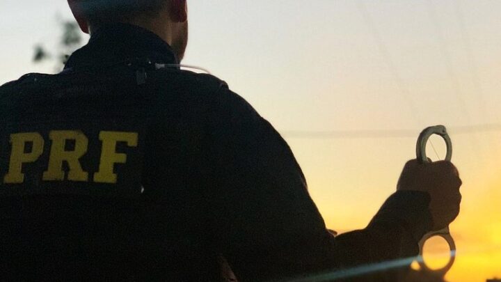 Procurado por homicídio em Alagoas, é preso pela PRF na BR 232
