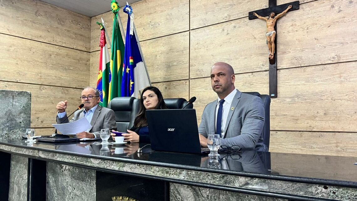 Anderson Correia preside audiência pública sobre a LOA e PPA e destaca transparência para os caruaruenses Anderson Correia preside audiência pública sobre a LOA e PPA e destaca transparência para os caruaruenses