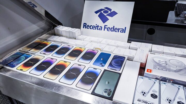 Receita Federal apreende celulares, carregadores, capas, perfumes e eletrônicos avaliados em R$ 100 mil