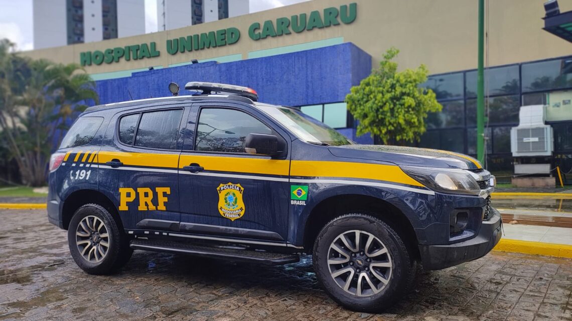 PRF escolta gestante em trabalho de parto de Toritama até Caruaru