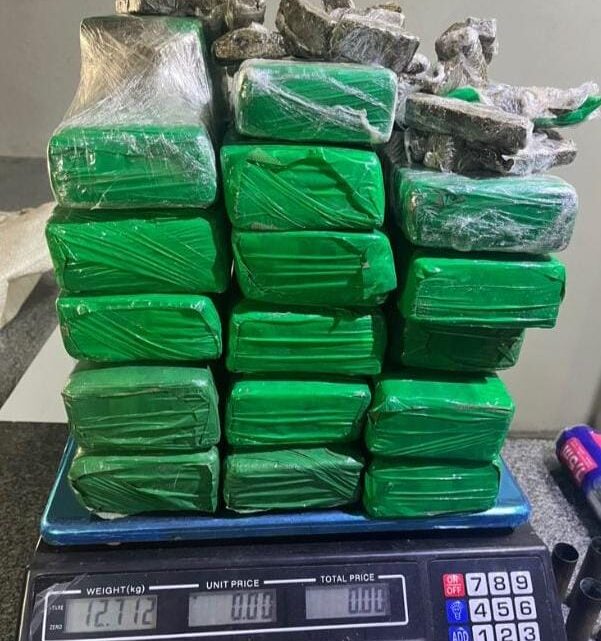 PM apreende mais de 12 quilos de maconha PM apreende mais de 12 quilos de maconha