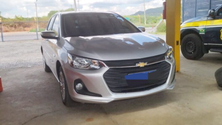Homem é detido após comprar carro roubado pelas redes sociais