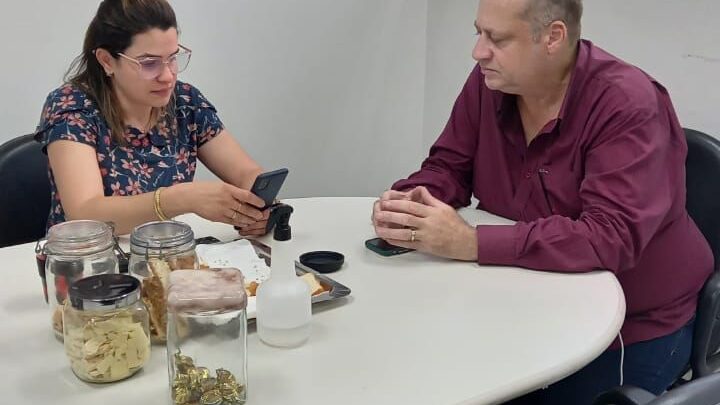 Jorge Quintino se reúne com Secretária de Educação de Caruaru para encaminhar demandas solicitadas pela população