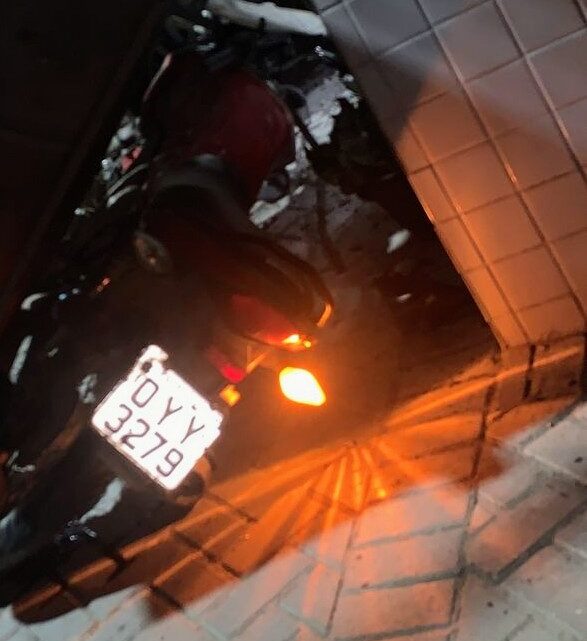 Homem morre ao colidir moto em poste e churrasqueira em Caruaru Homem morre ao colidir moto em poste e churrasqueira em Caruaru