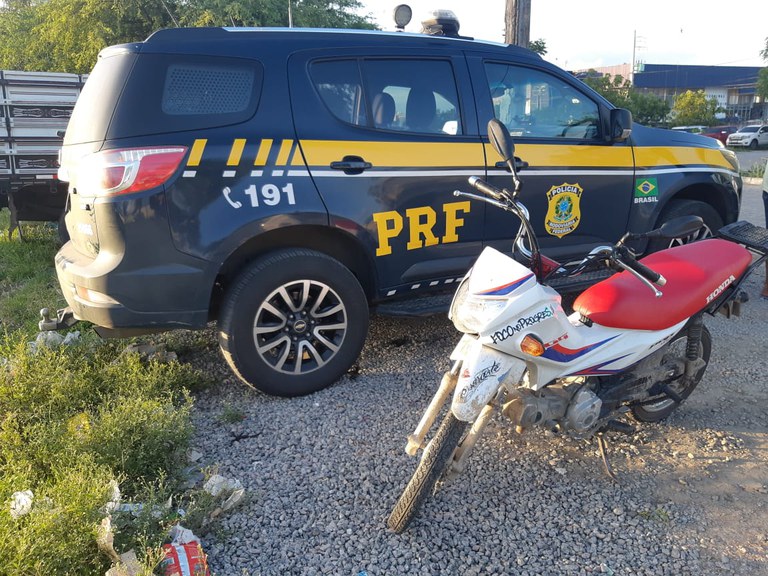 Menor é flagrado com motocicleta com sinais de adulteração em Caruaru Menor é flagrado com motocicleta com sinais de adulteração em Caruaru