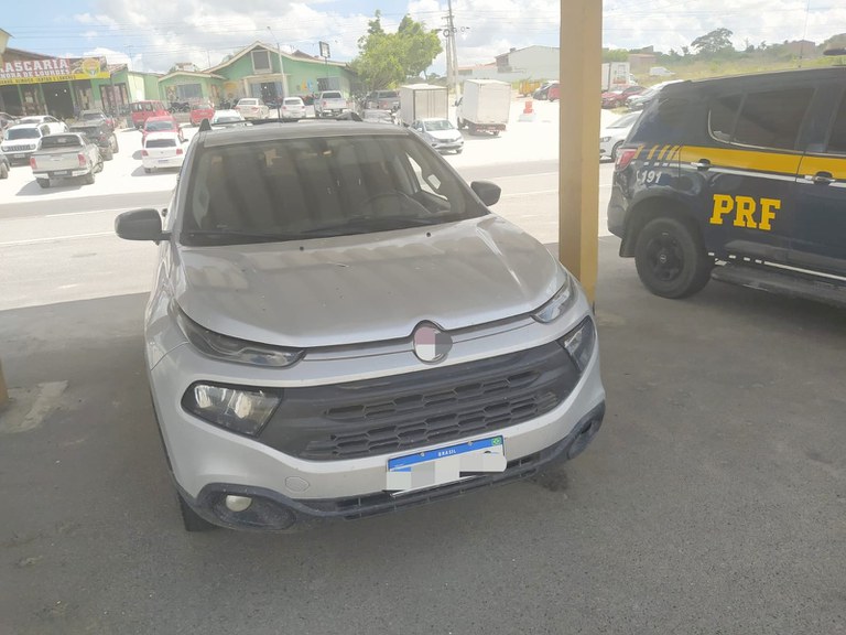Após pagar R$85 mil em caminhonete roubada, homem é detido pela PRF na BR 232