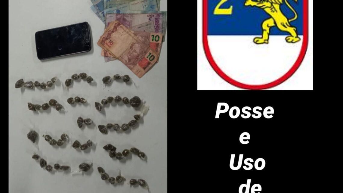 Homem é capturado com entorpecentes com dezenas de pedras de crack Homem é capturado com entorpecentes com dezenas de pedras de crack